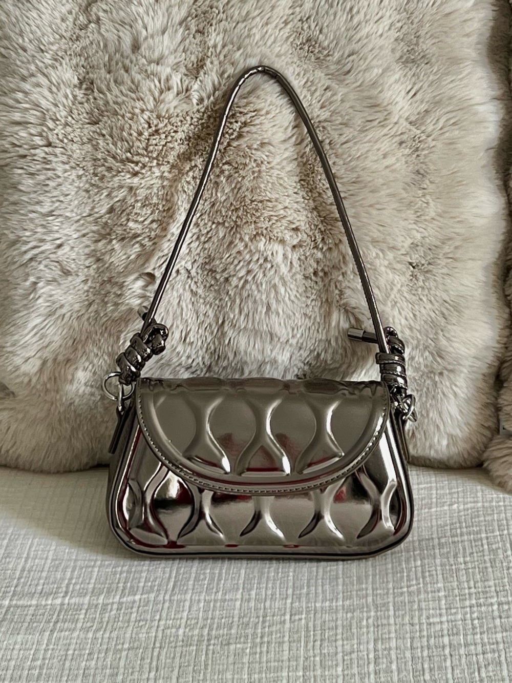 Metallic shoulder bag